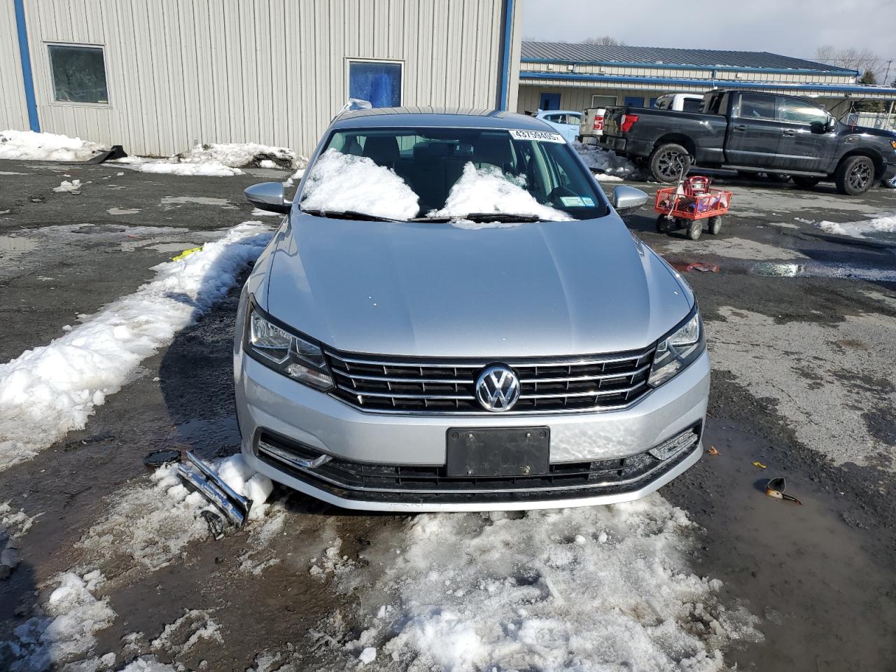 2016 Volkswagen Passat - Image 5