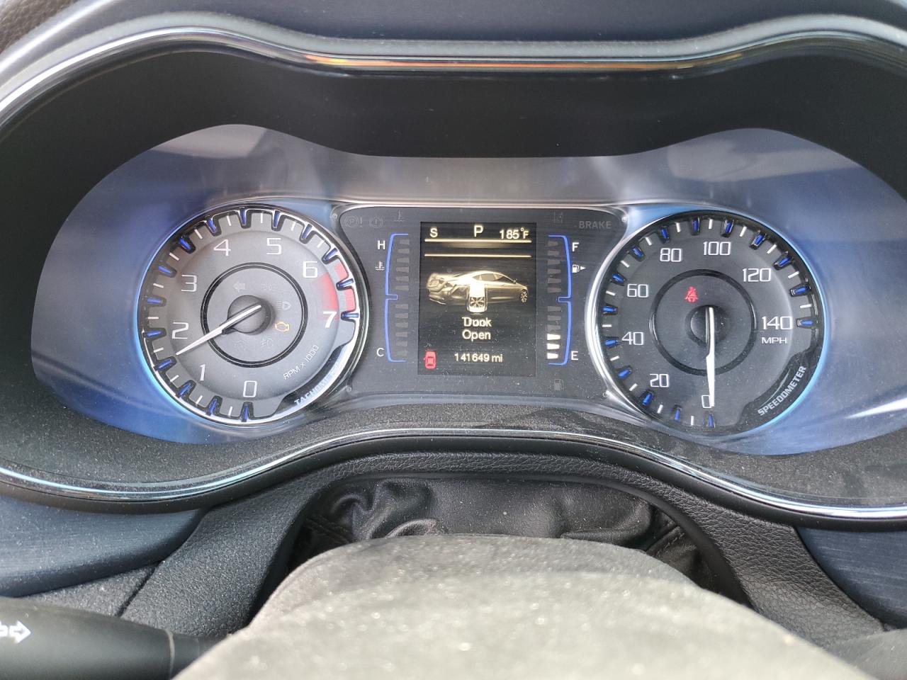 2015 Chrysler 200 - Image 9