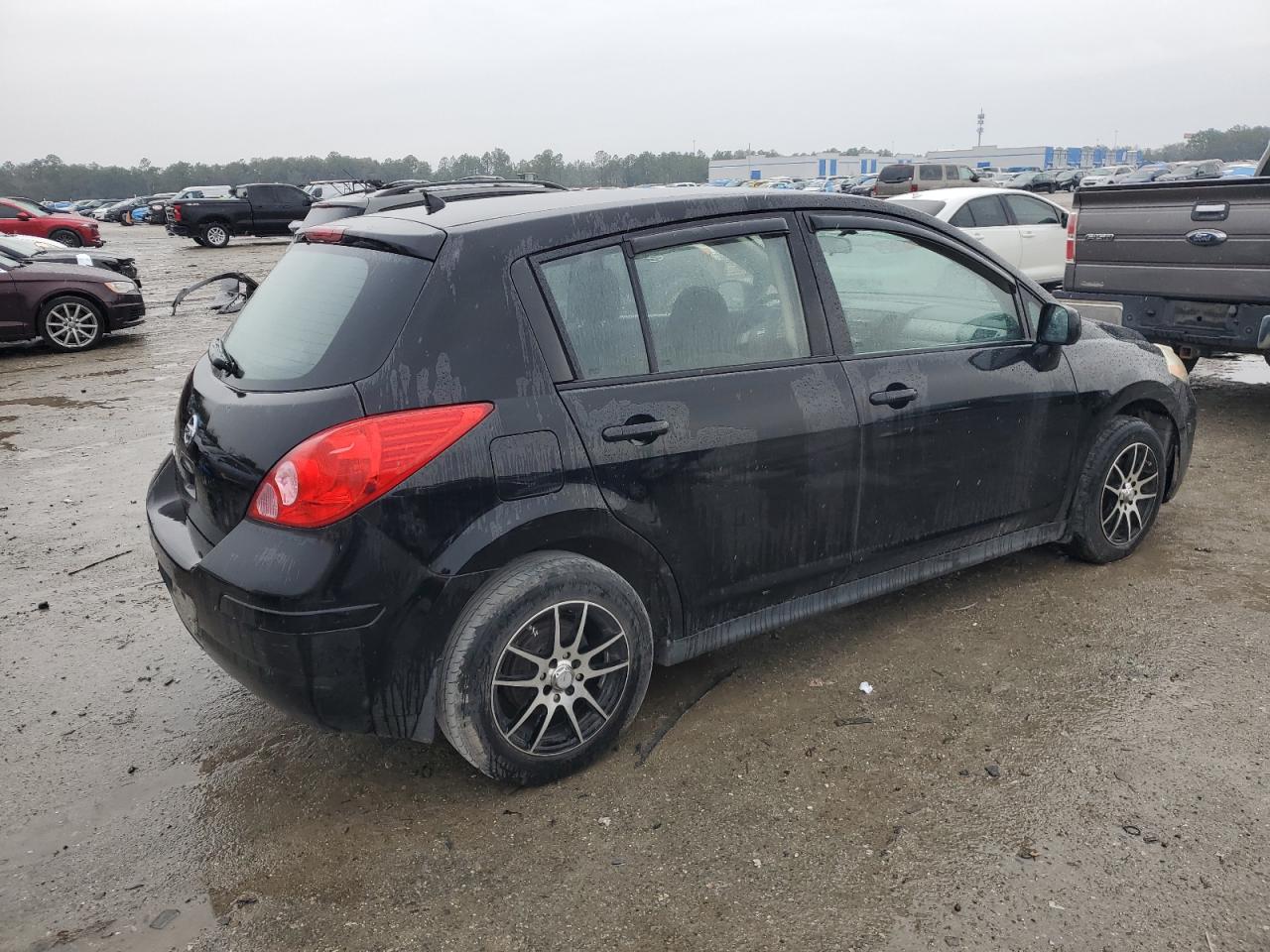 2012 Nissan Versa - Image 3