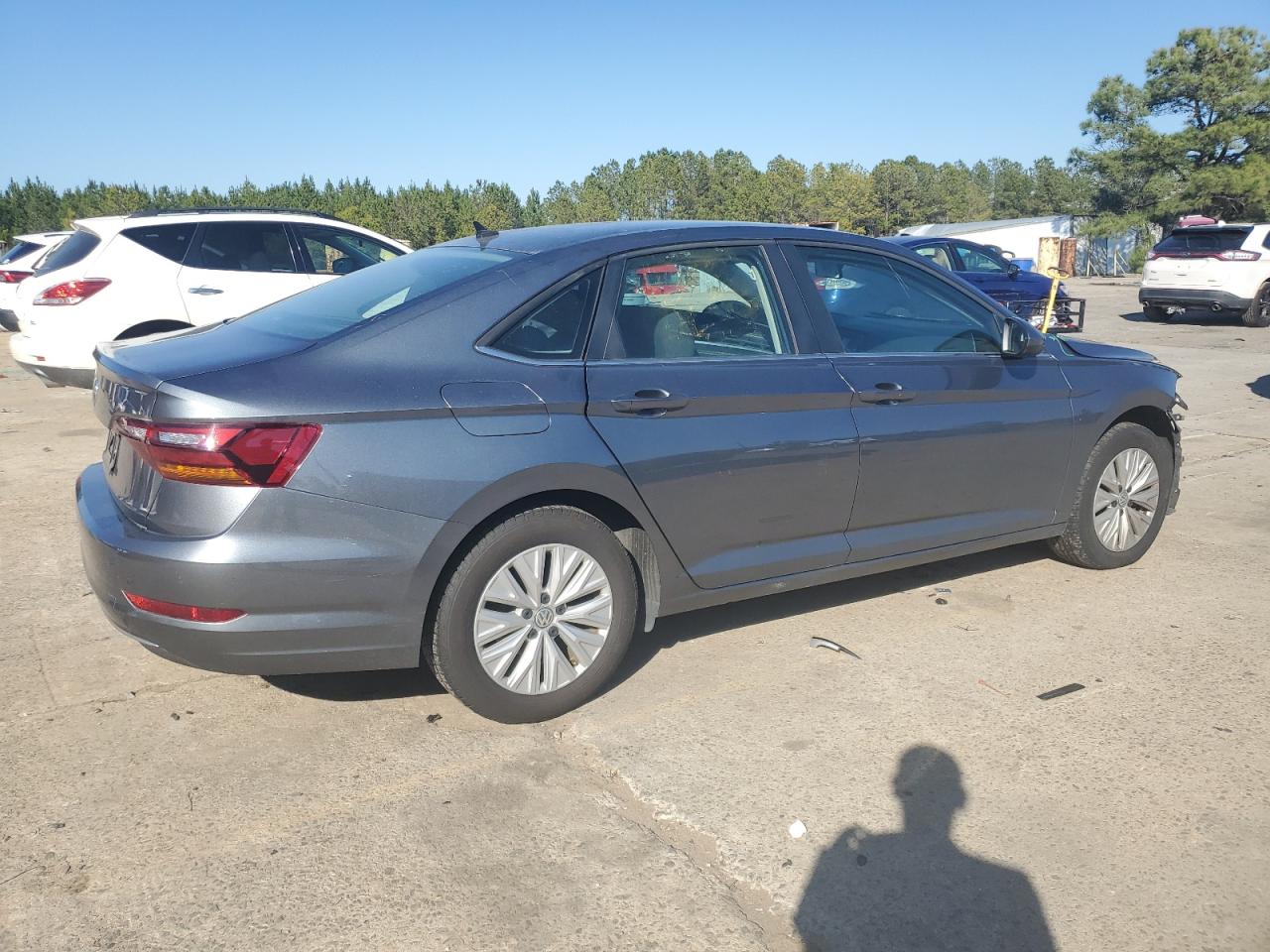 2019 Volkswagen Jetta - Image 3