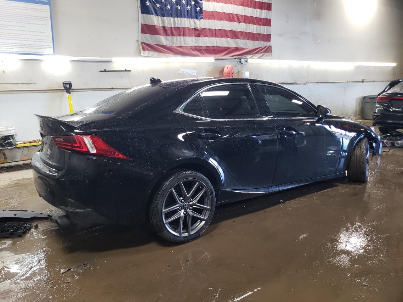 2016 Lexus IS - Image 3