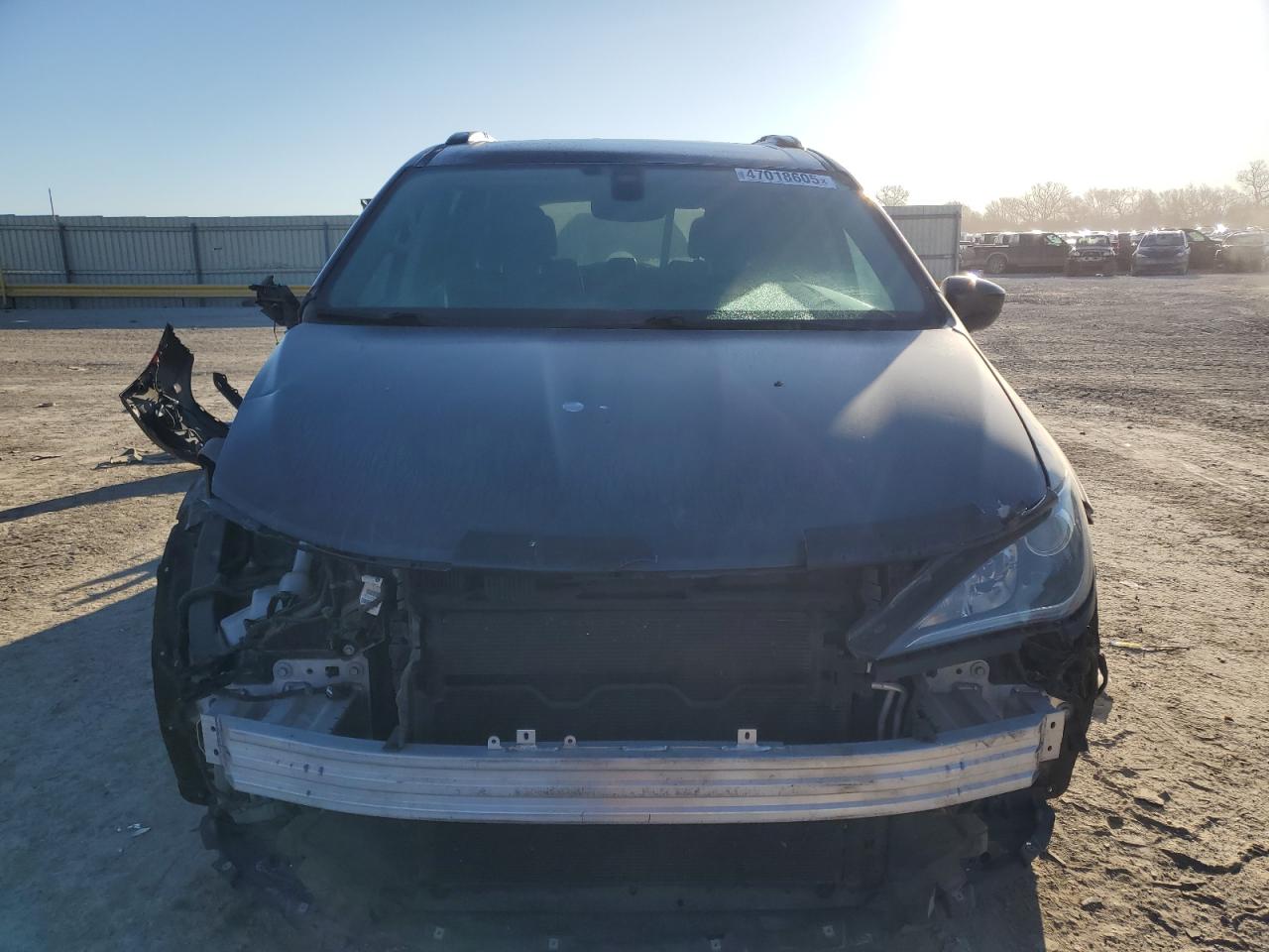 2017 Chrysler Pacifica - Image 5