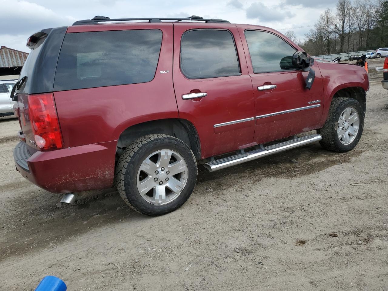 2011 GMC Yukon - Image 3