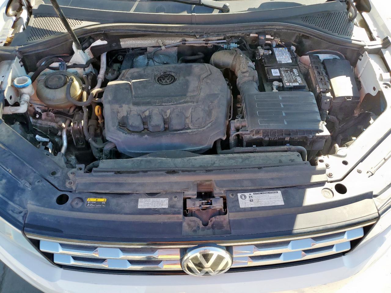 2018 Volkswagen Tiguan - Image 12