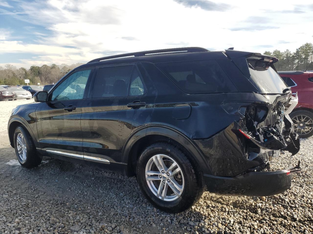 2022 Ford Explorer - Image 2
