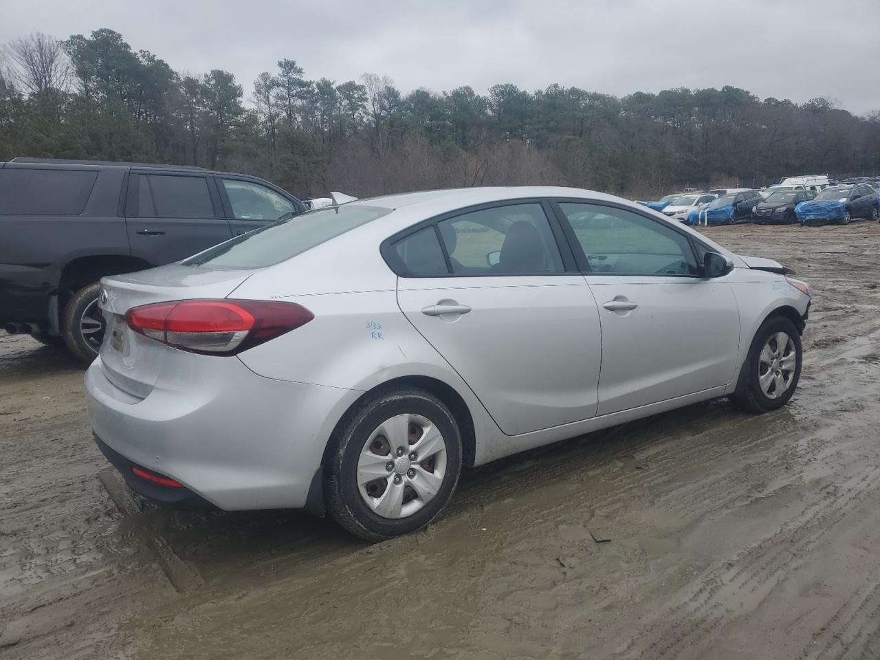 2017 Kia Forte - Image 3