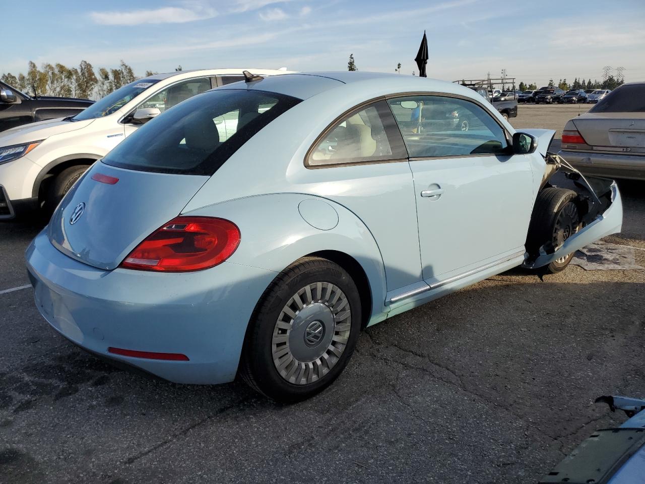 2015 Volkswagen Beetle - Image 3