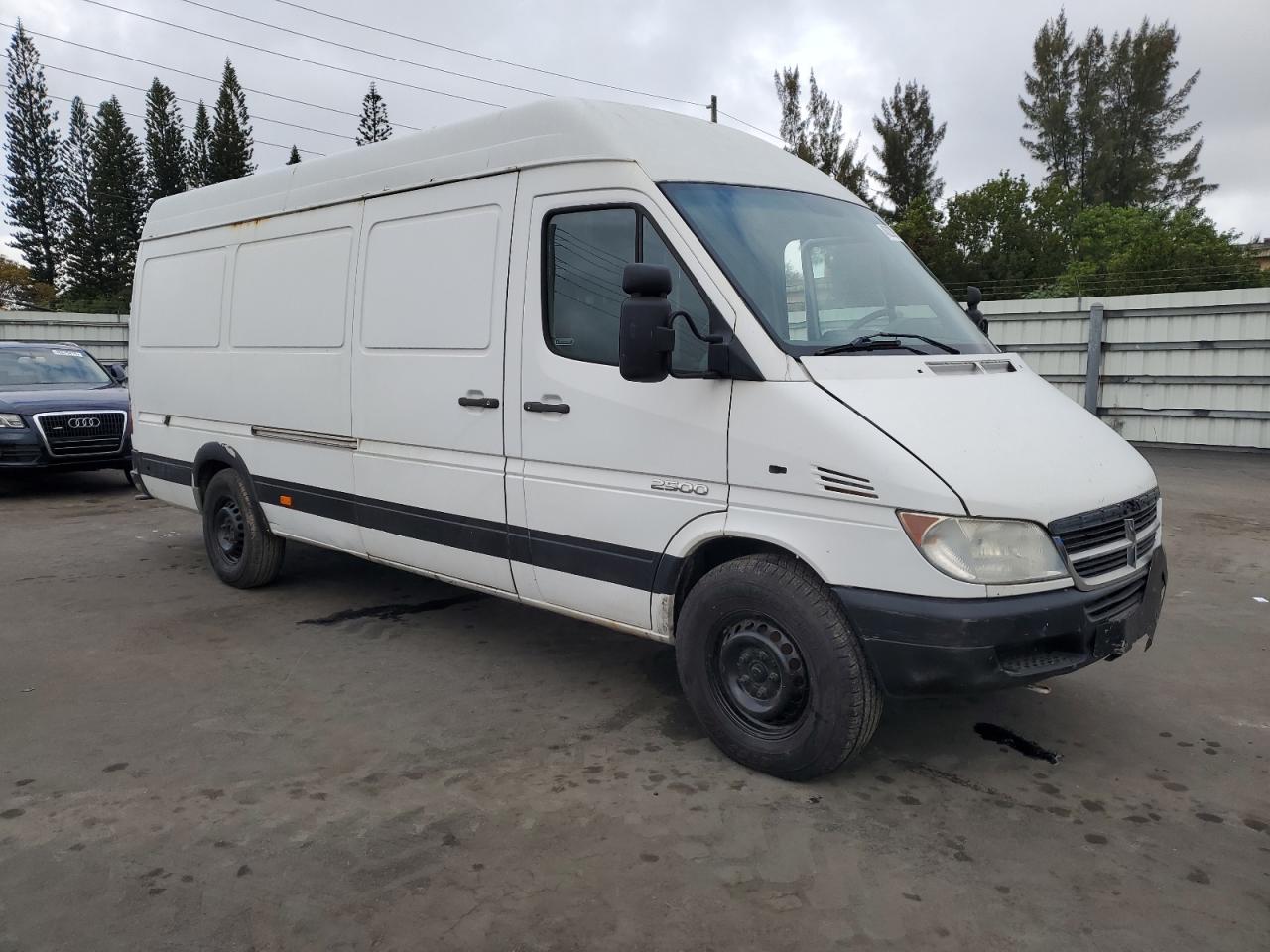 2005 Dodge Sprinter - Image 4