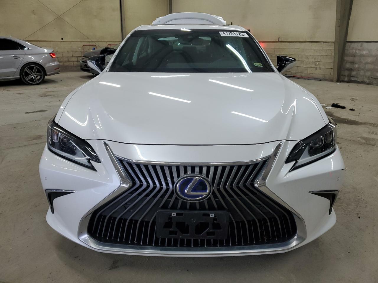 2021 Lexus ES - Image 5