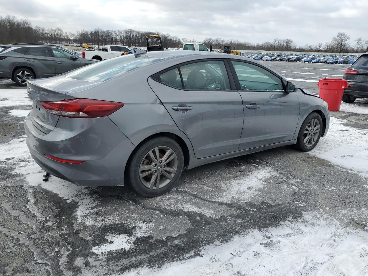 2018 Hyundai Elantra - Image 3