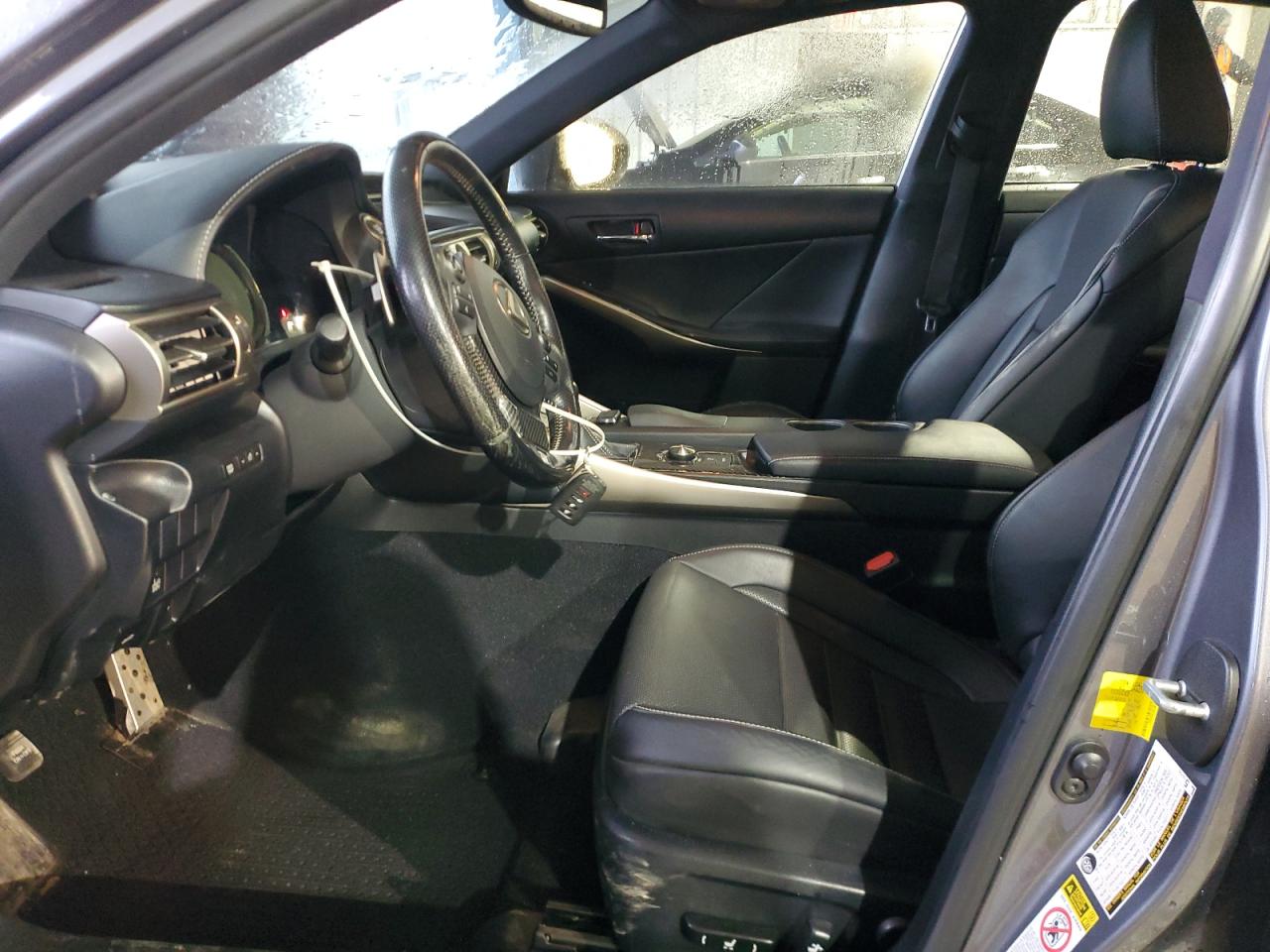 2016 Lexus IS - Image 7