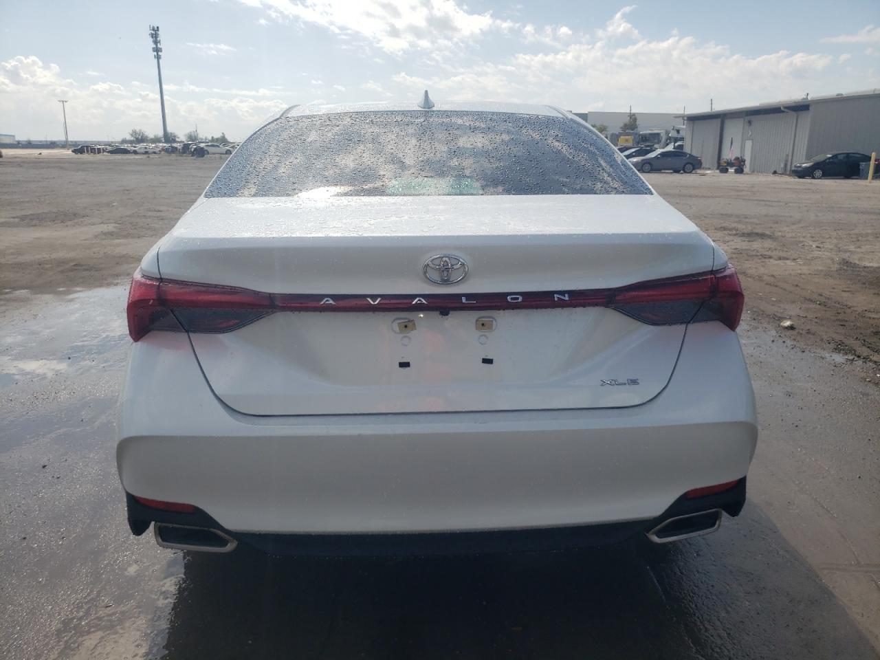 2021 Toyota Avalon - Image 6