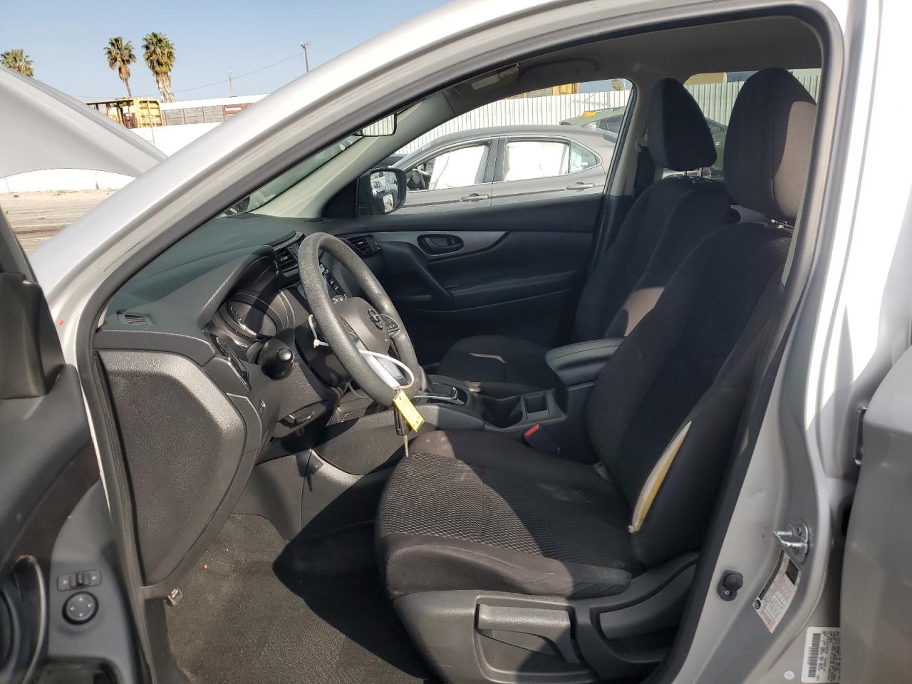 2017 Nissan Rogue - Image 7
