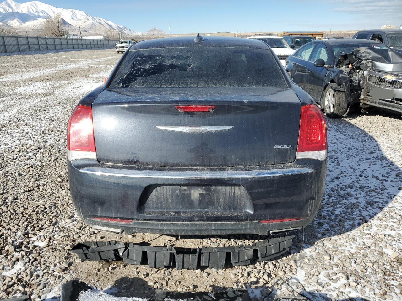 2015 Chrysler 300 - Image 7