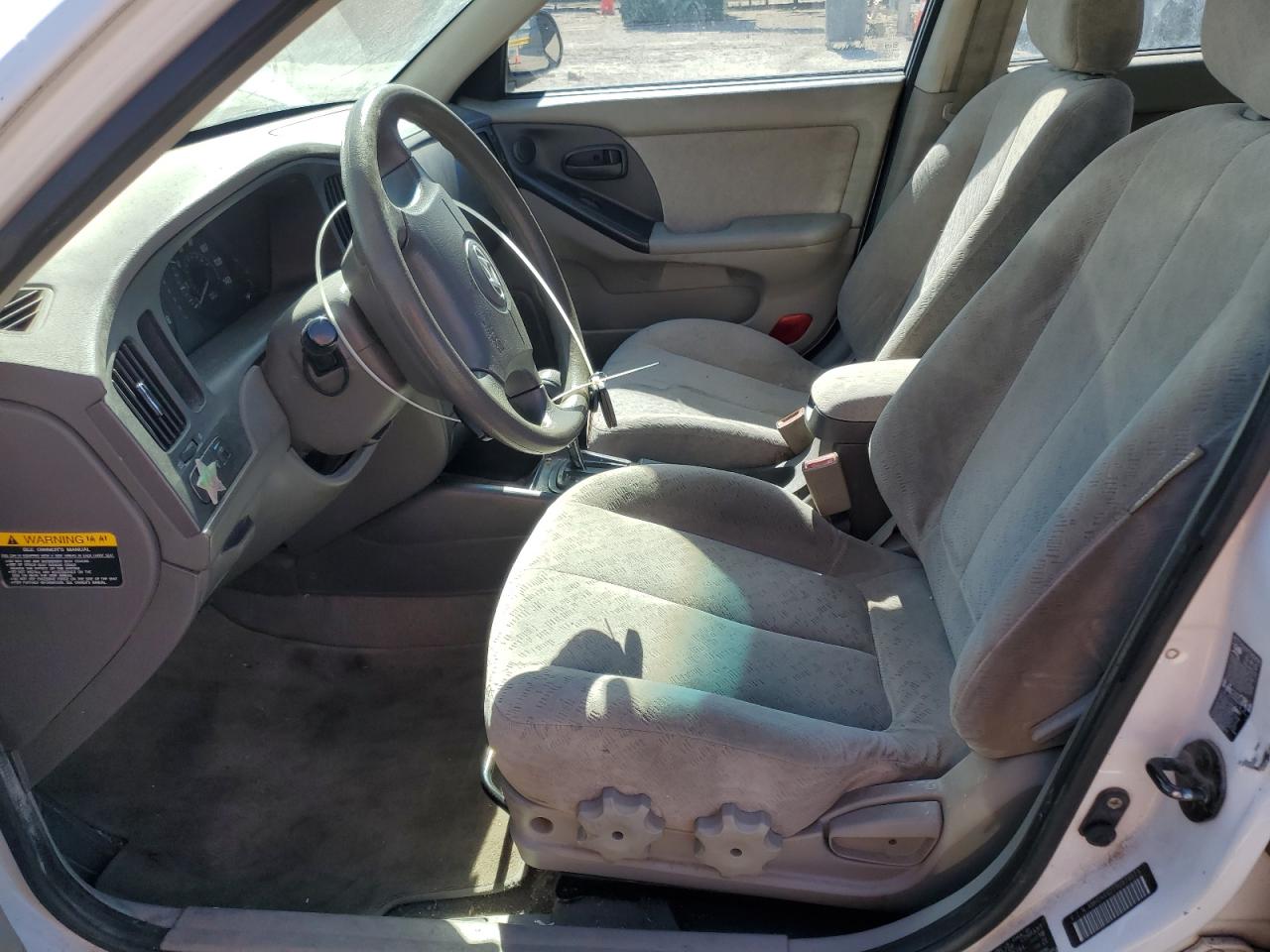 2005 Hyundai Elantra - Image 7