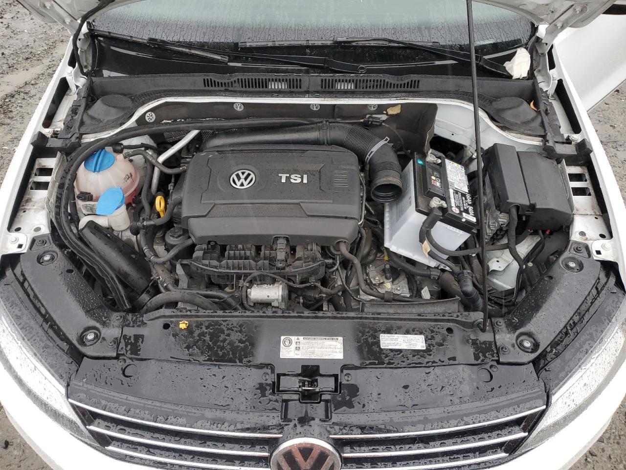 2017 Volkswagen Jetta - Image 11