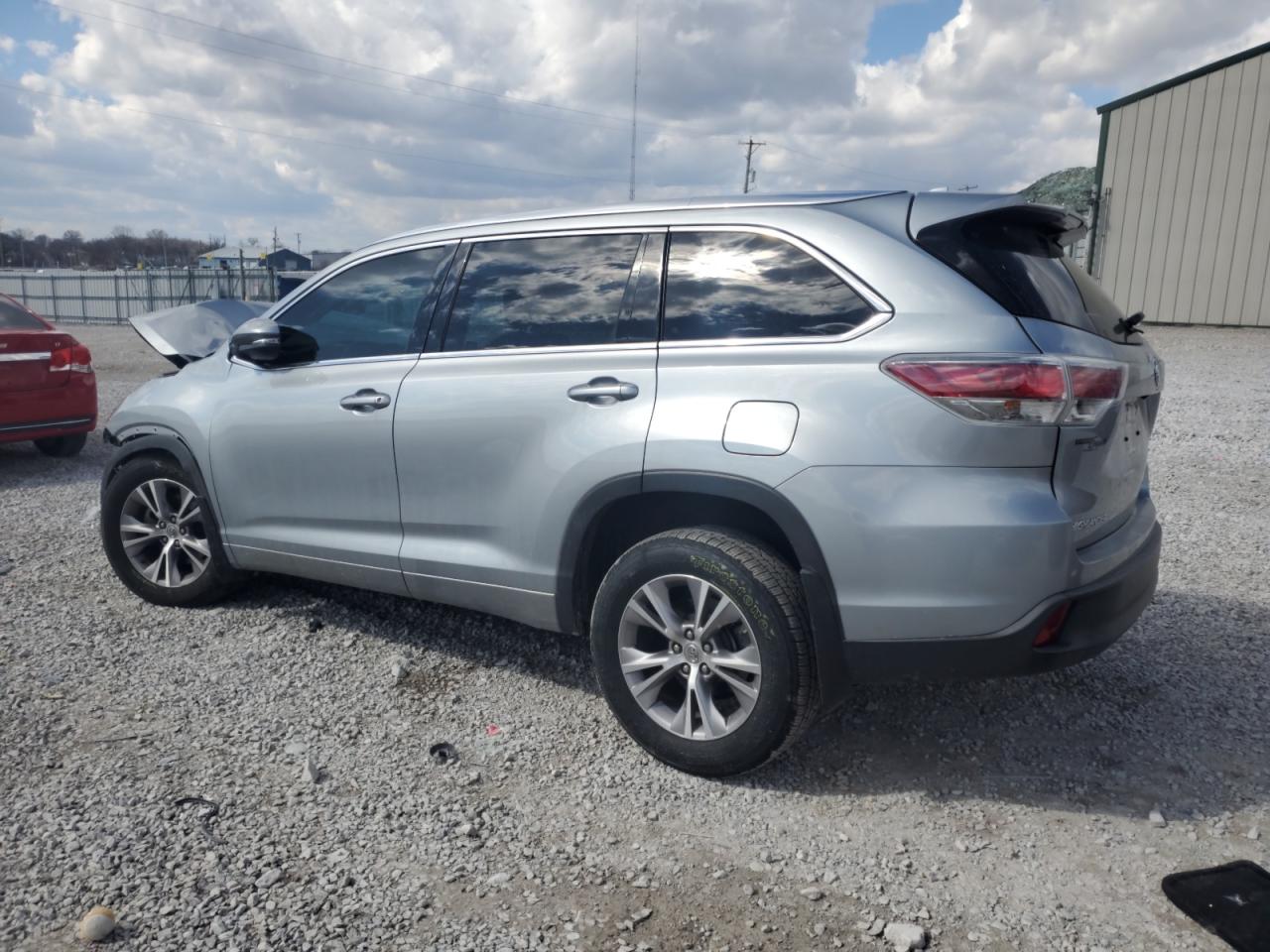 2015 Toyota Highlander - Image 2