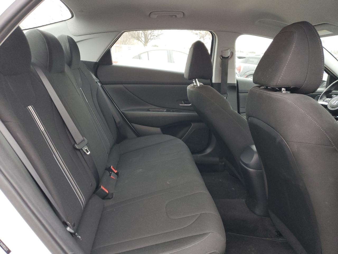 2022 Hyundai Elantra - Image 10