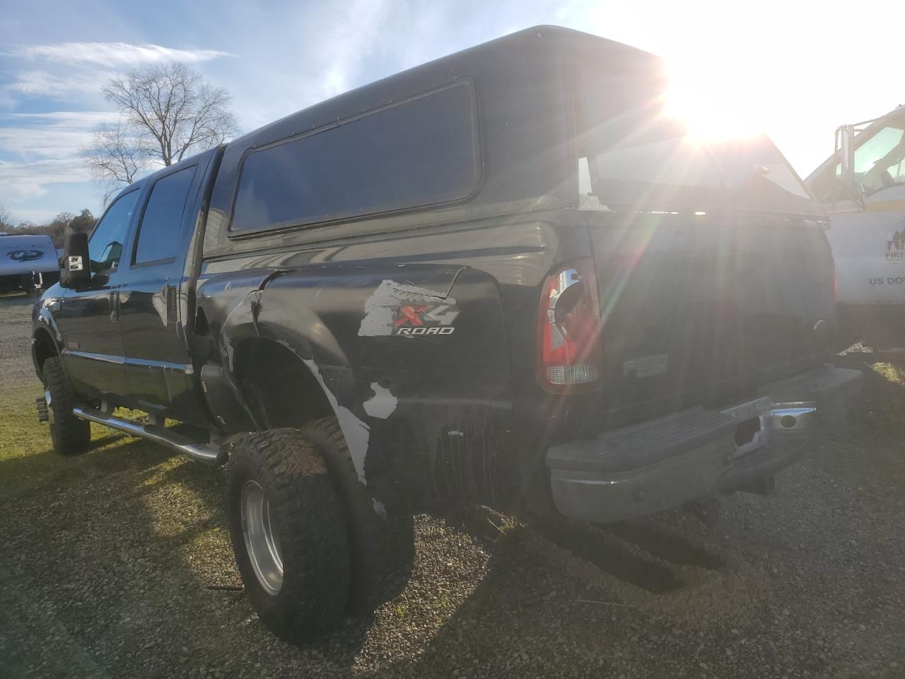 2003 Ford F350 - Image 2