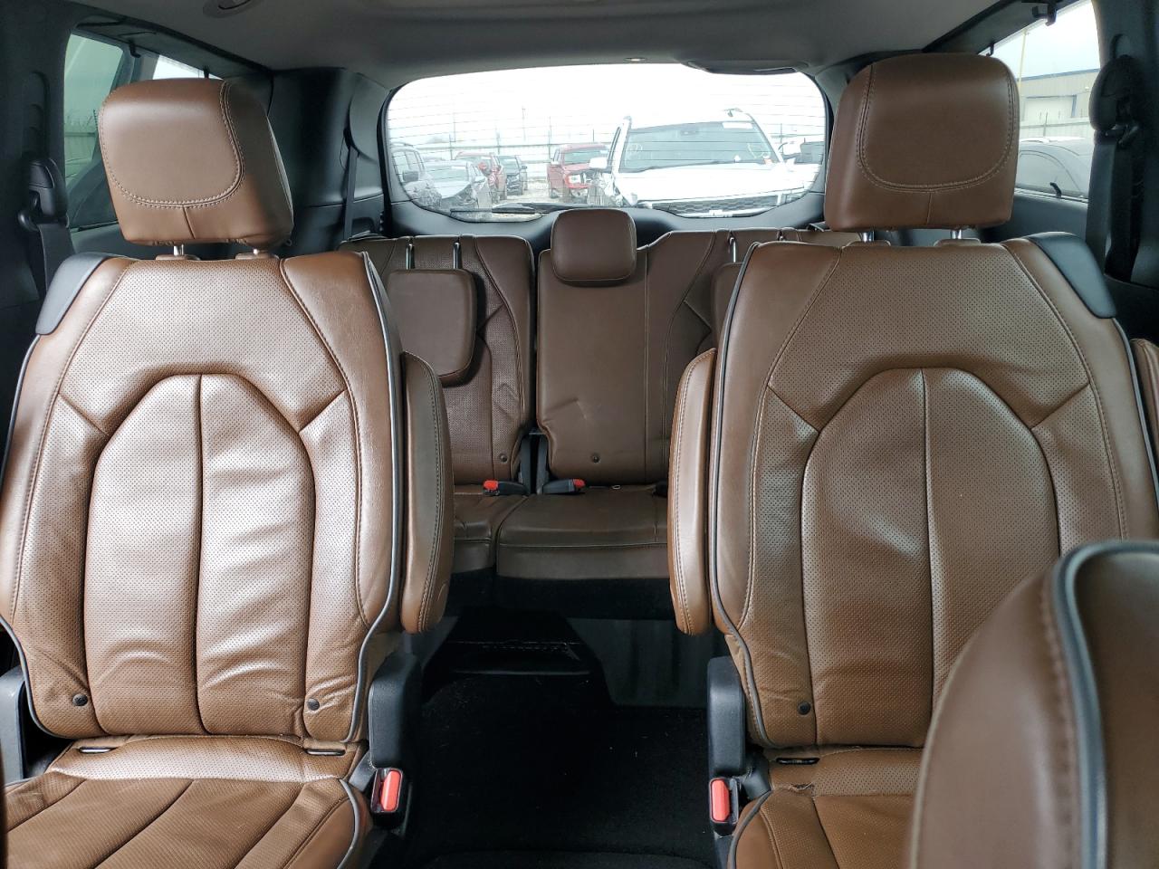 2019 Chrysler Pacifica - Image 10
