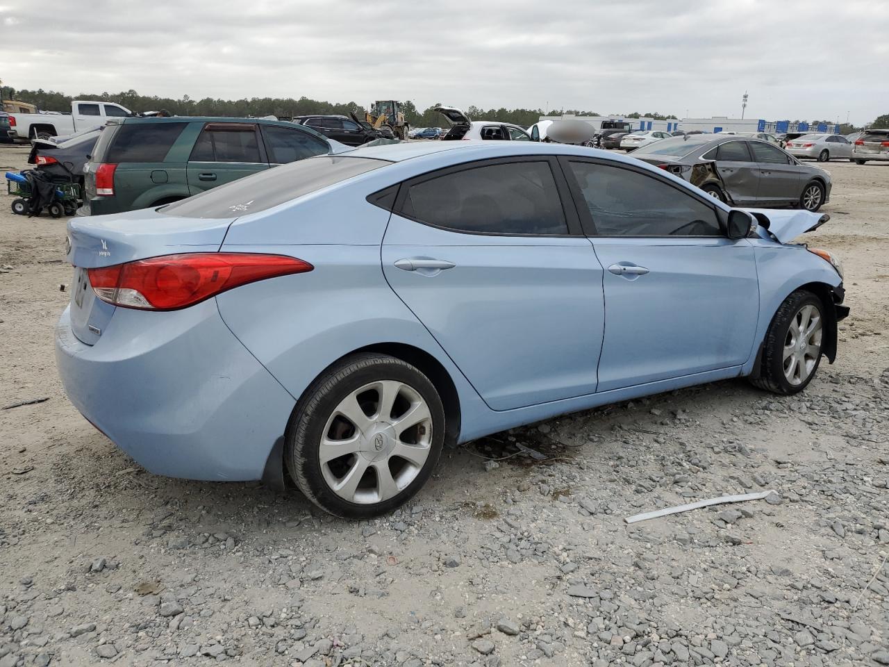 2013 Hyundai Elantra - Image 3
