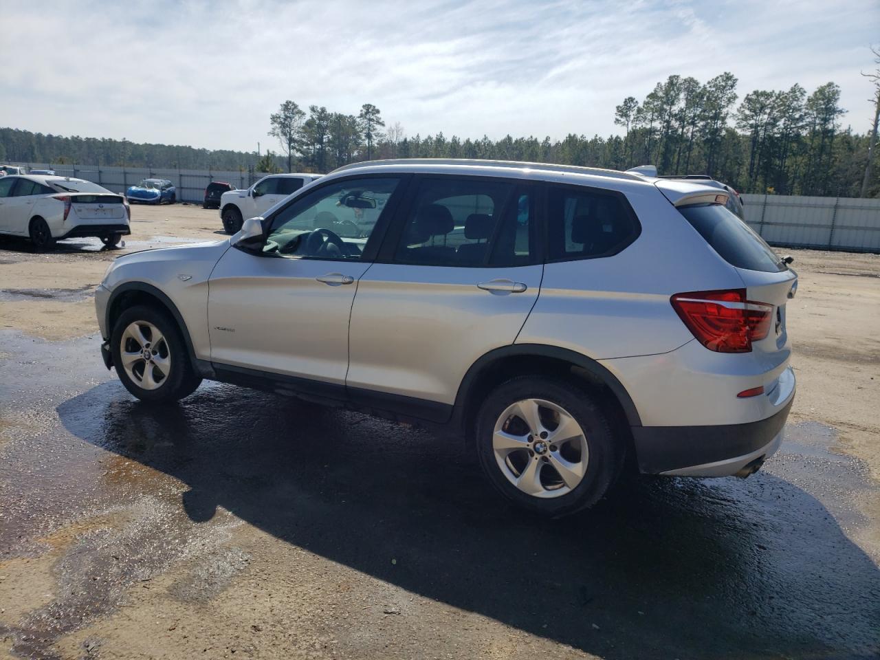 2011 BMW X3 - Image 2