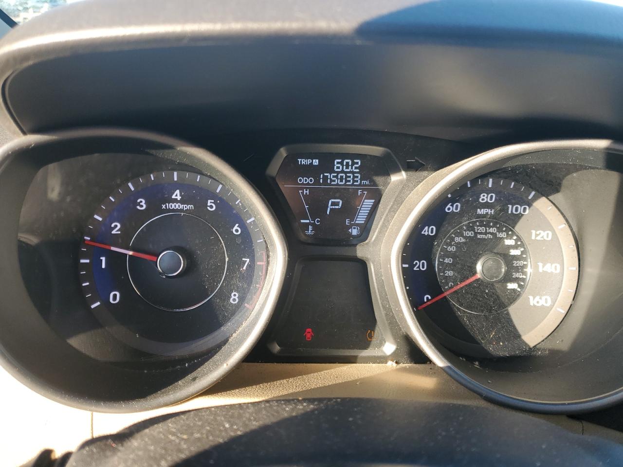 2012 Hyundai Elantra - Image 9
