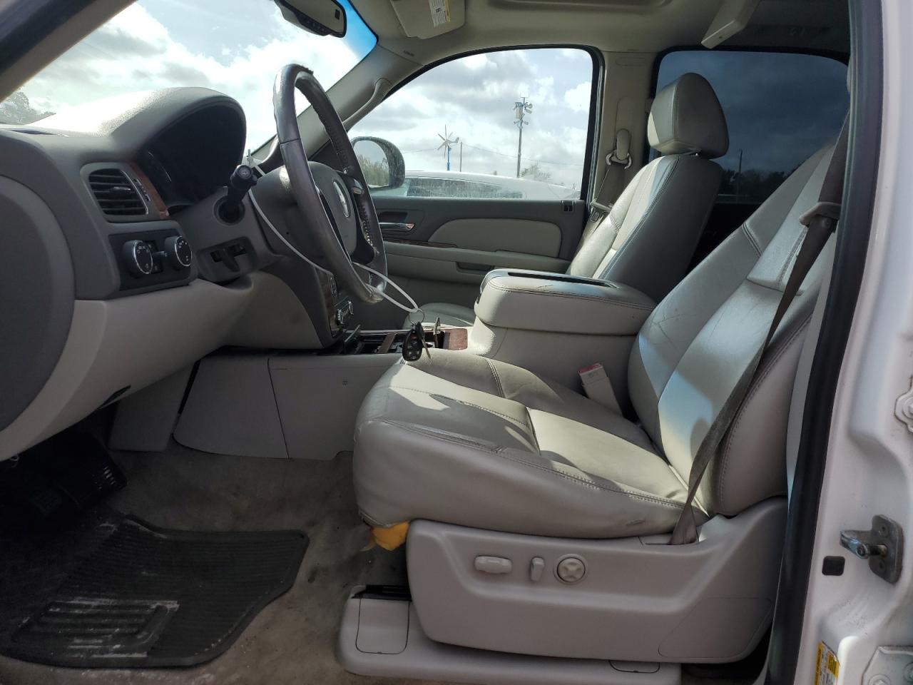 2007 Chevrolet Tahoe - Image 7