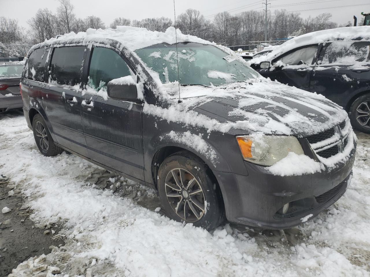 2017 Dodge Caravan - Image 4