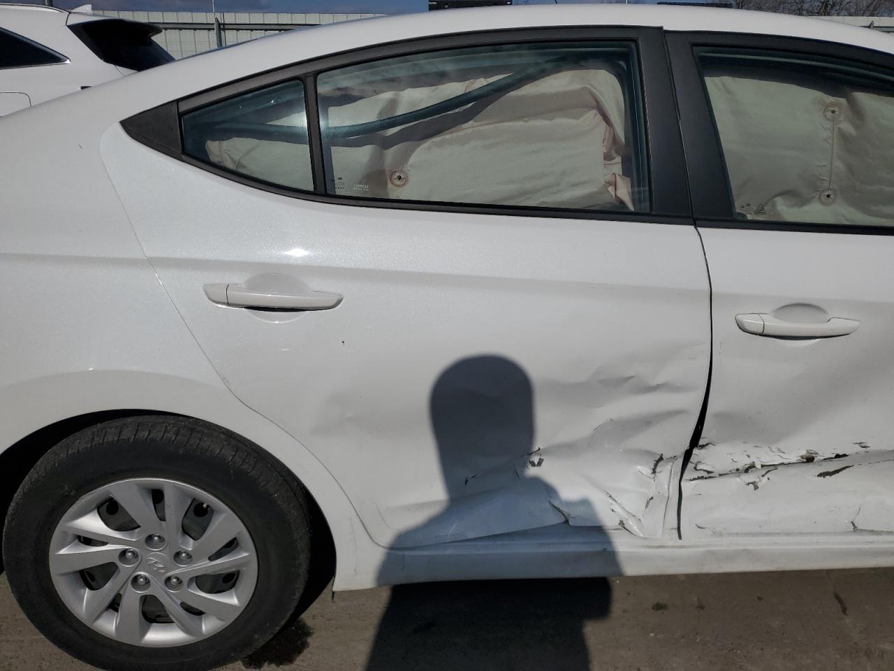 2019 Hyundai Elantra - Image 10