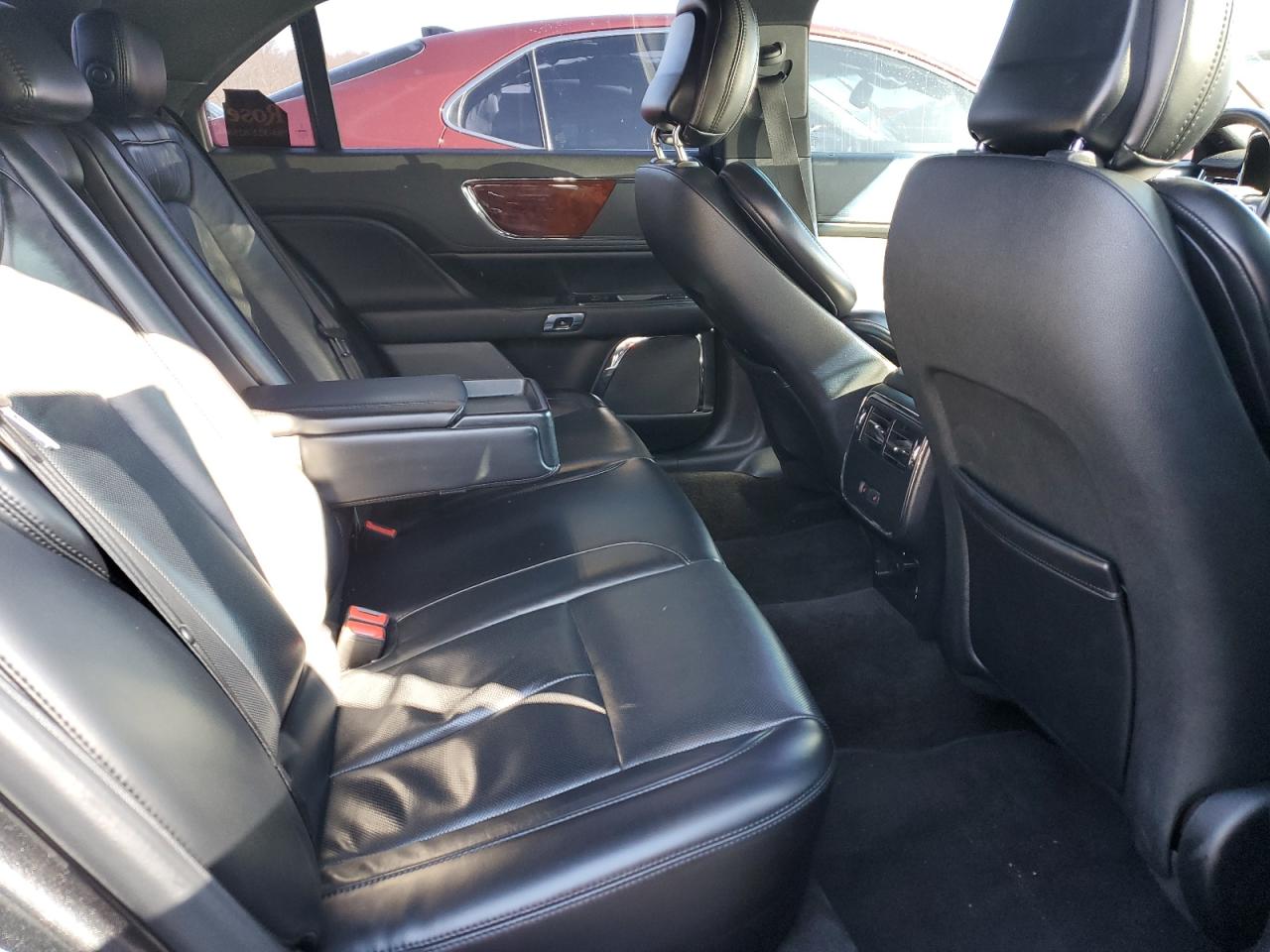 2020 Lincoln Continental - Image 11