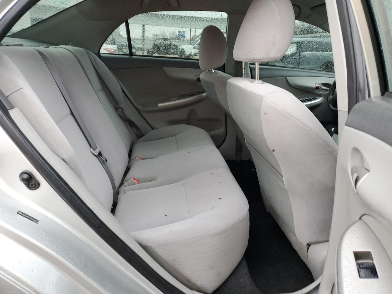 2010 Toyota Corolla - Image 11