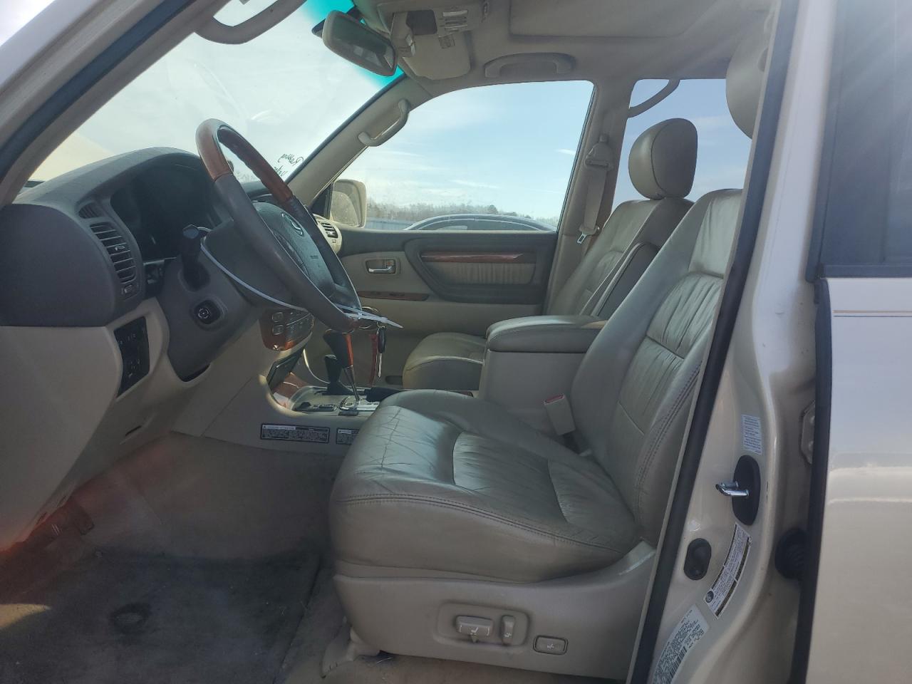 2005 Lexus LX - Image 7