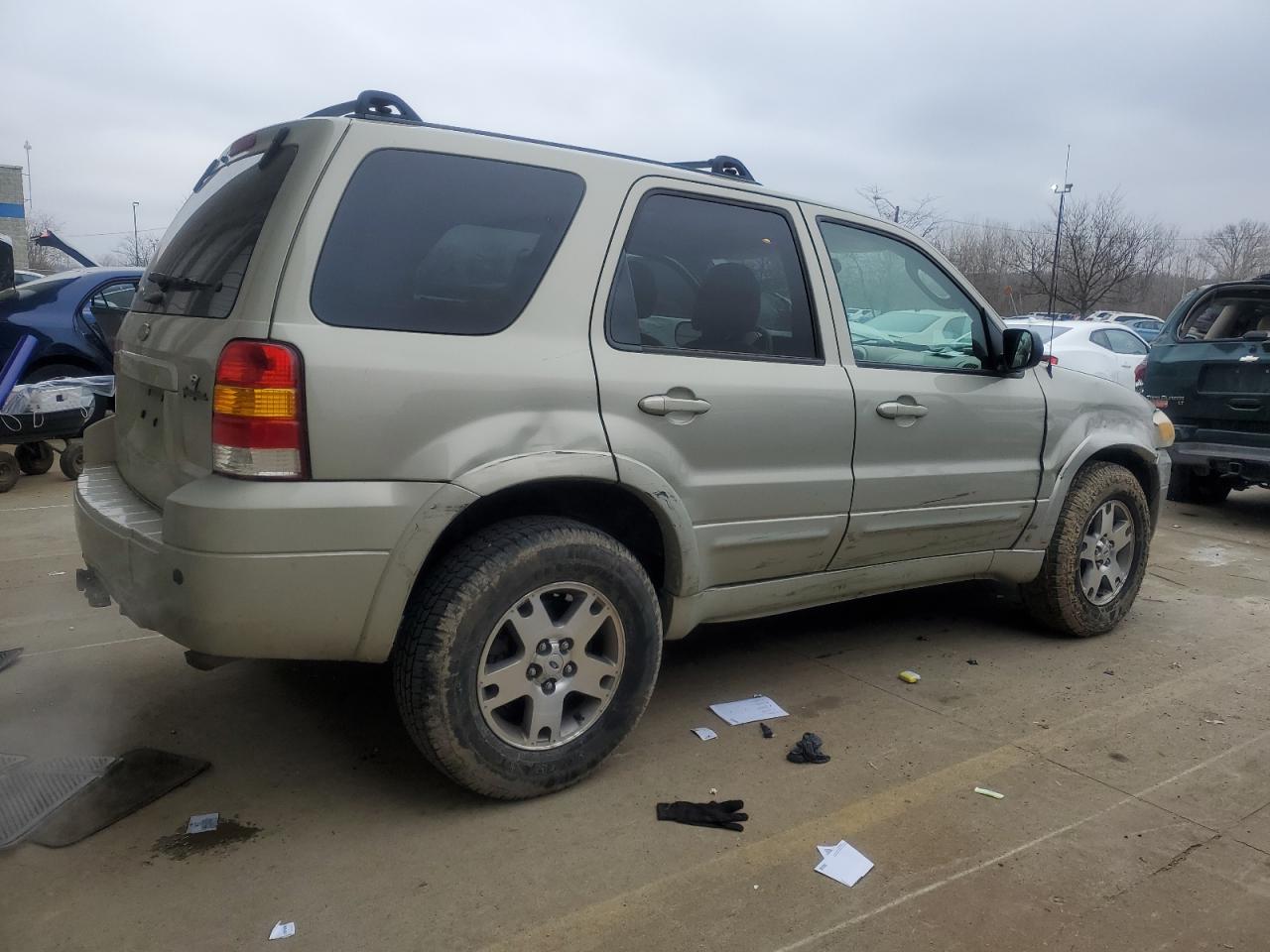 2005 Ford Escape - Image 3