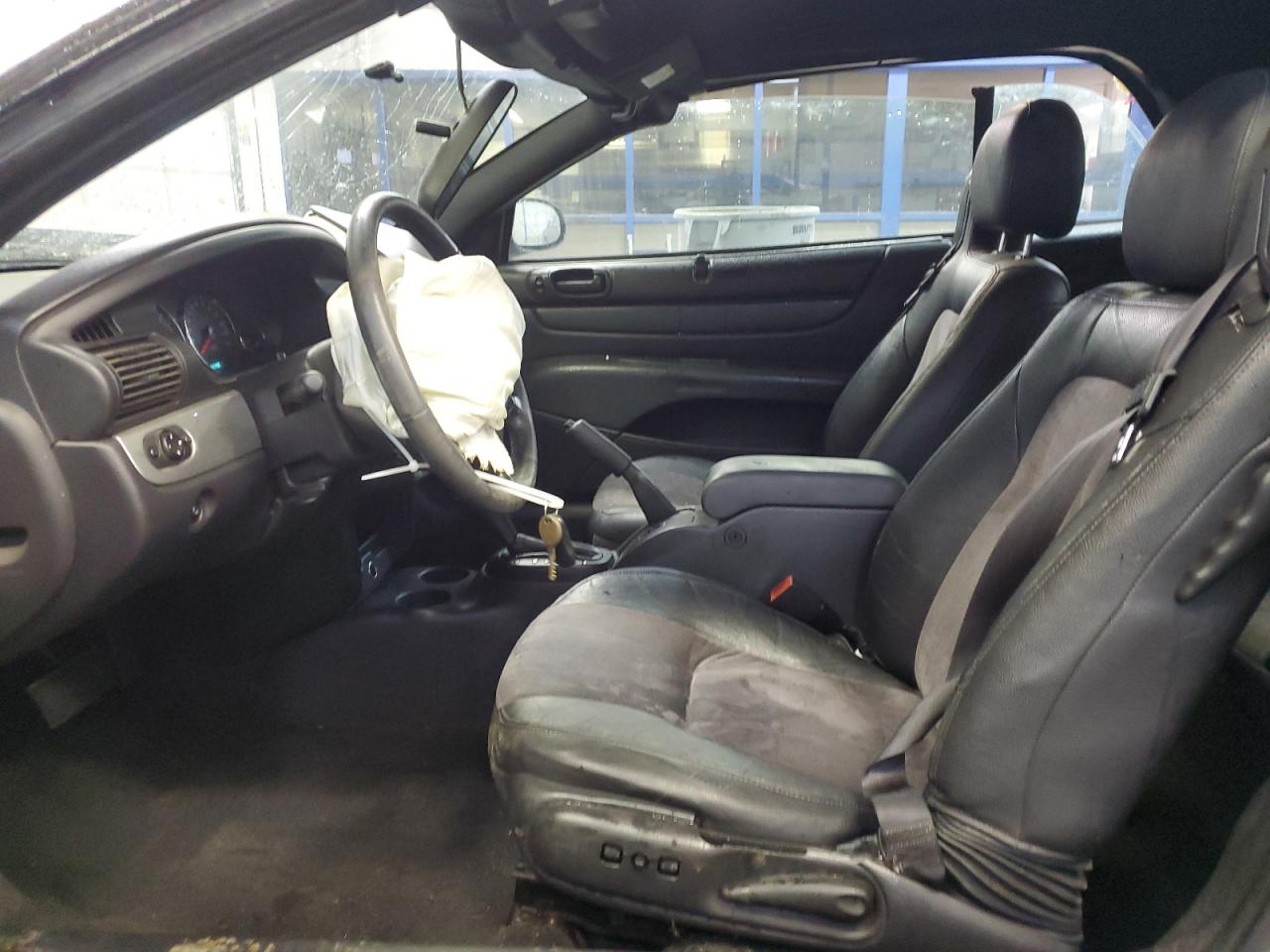 2005 Chrysler Sebring - Image 7