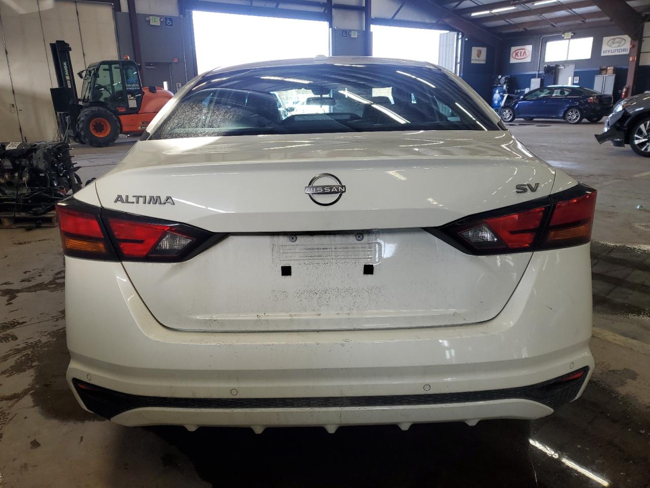 2024 Nissan Altima - Image 6