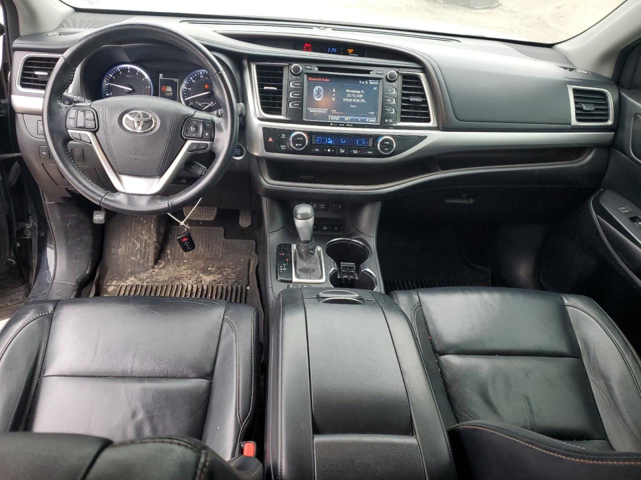 2017 Toyota Highlander - Image 8