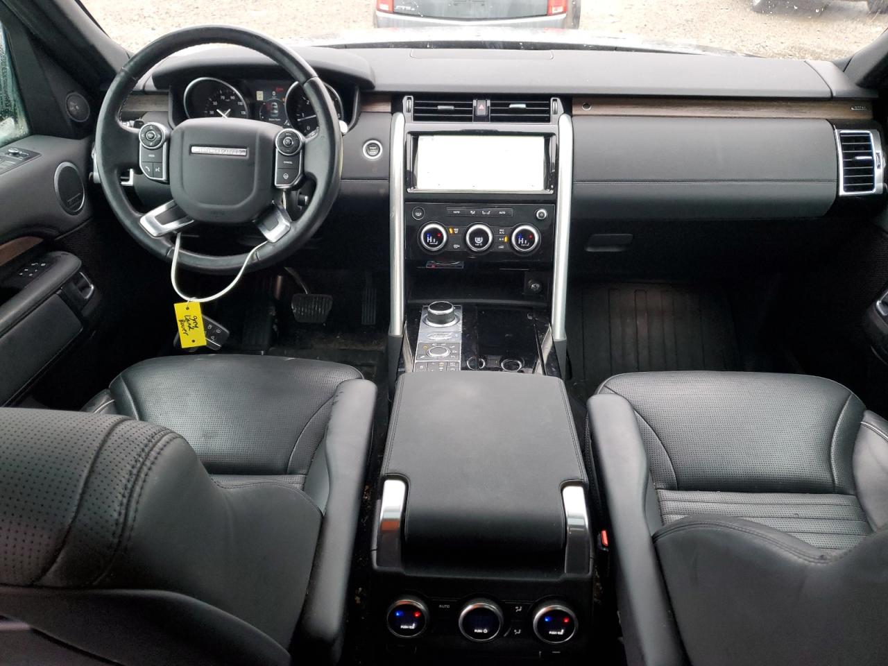 2017 Land Rover Discovery - Image 8