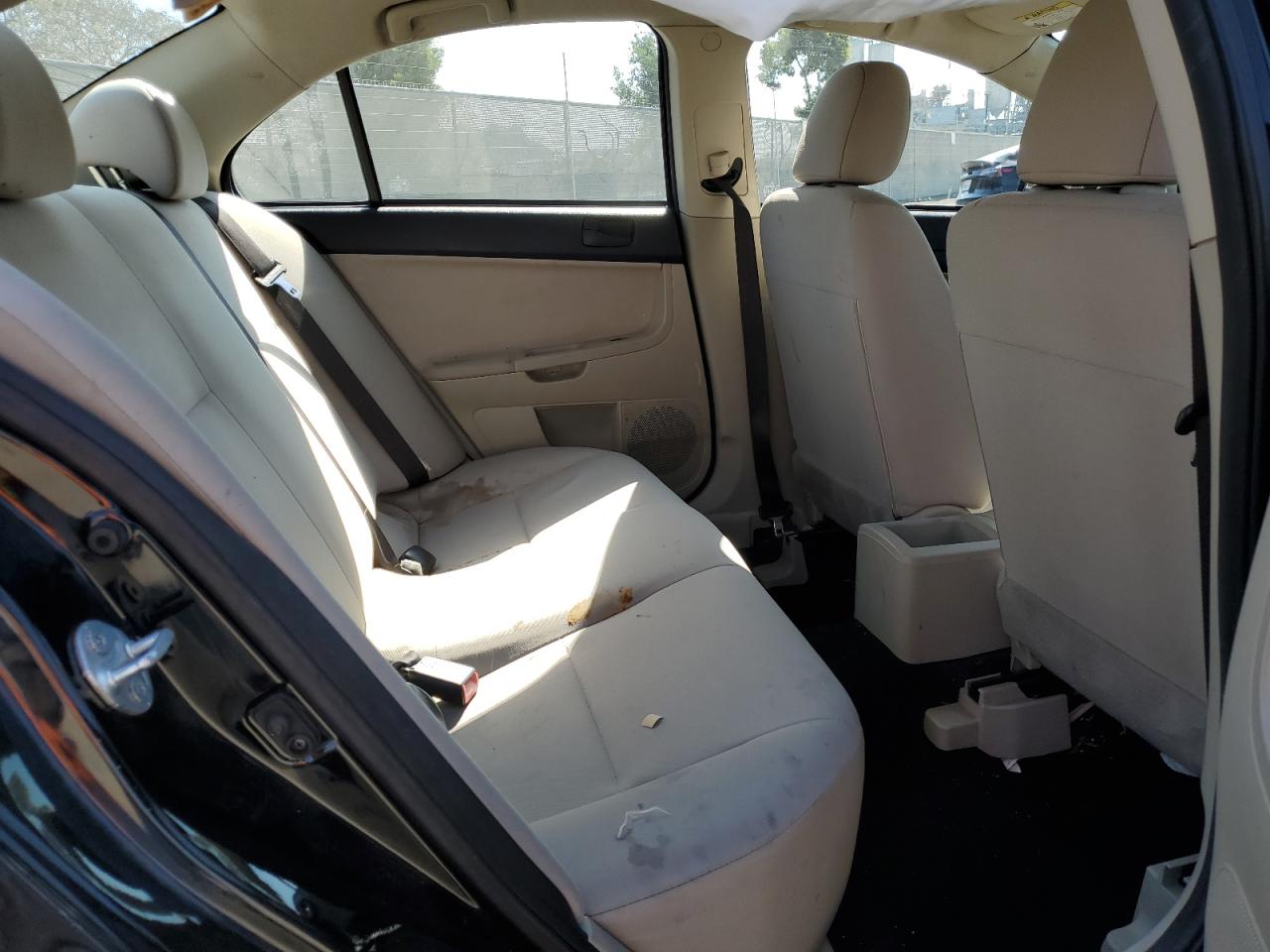 2010 Mitsubishi Lancer - Image 10