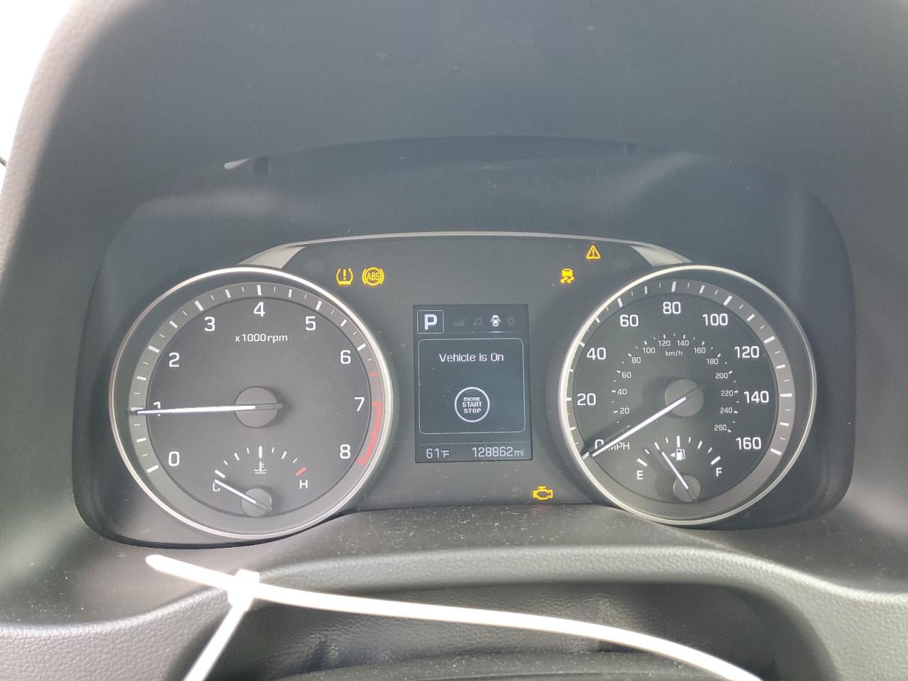 2017 Hyundai Elantra - Image 9