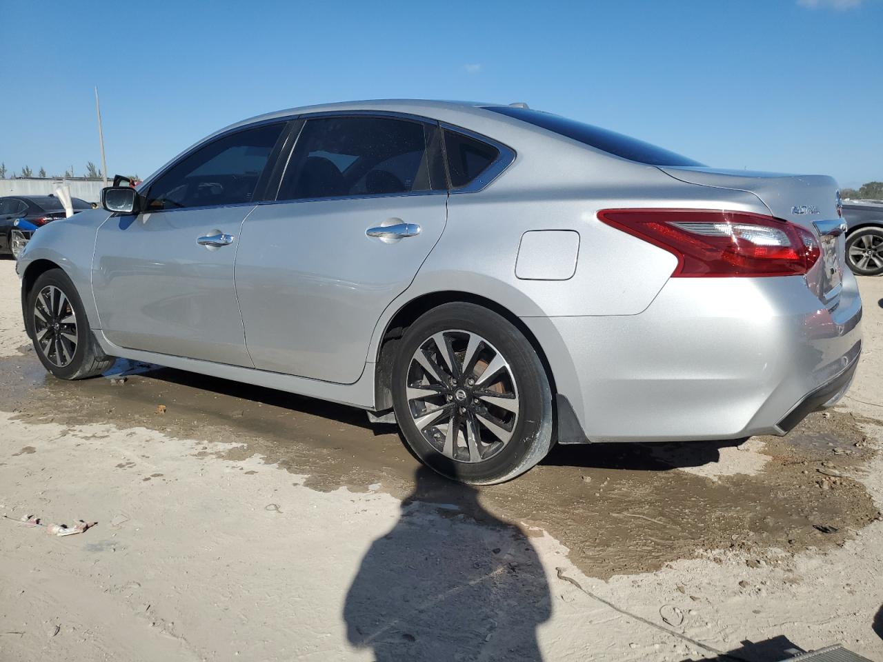 2018 Nissan Altima - Image 2