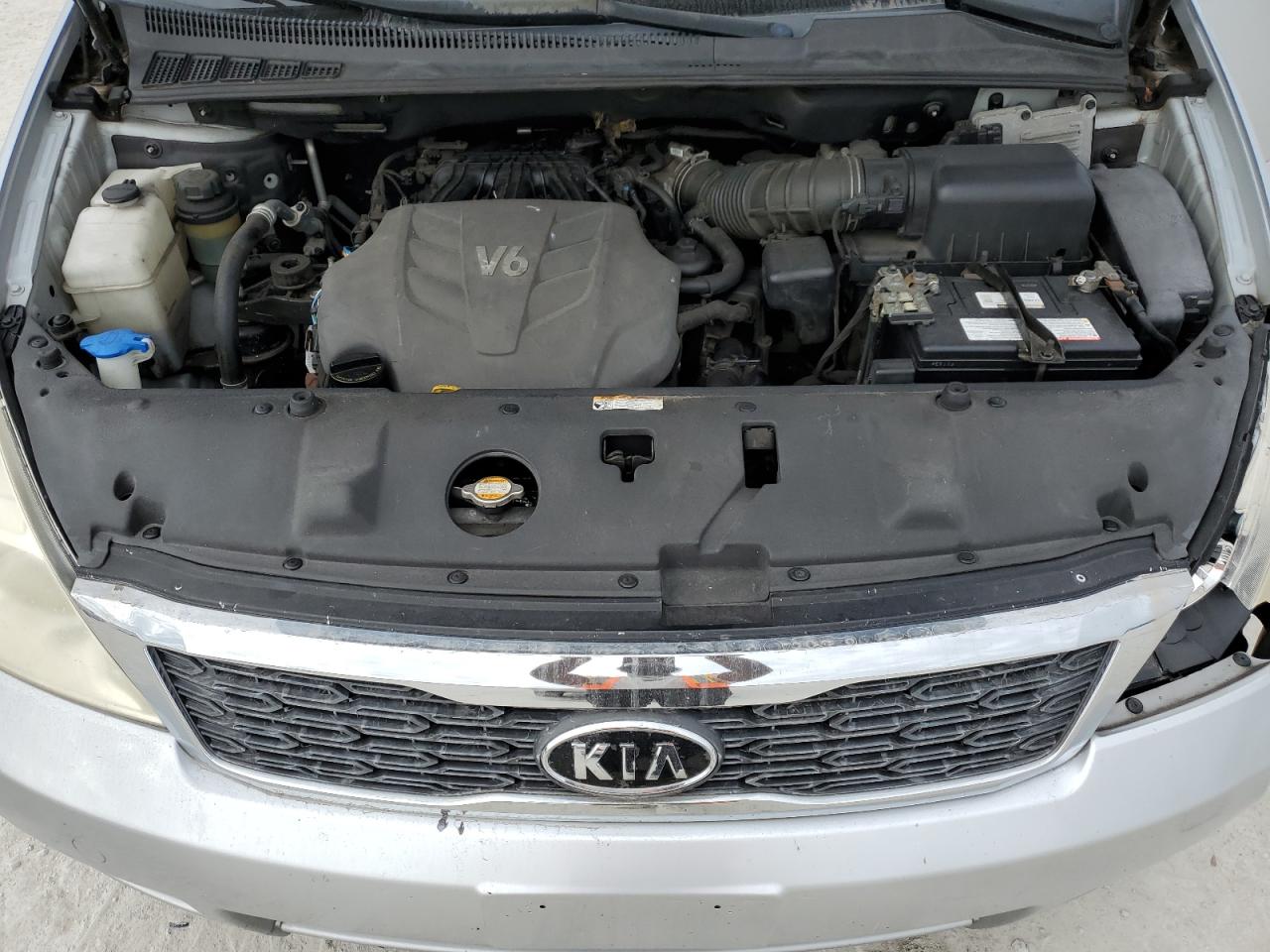 2011 Kia Sedona - Image 12