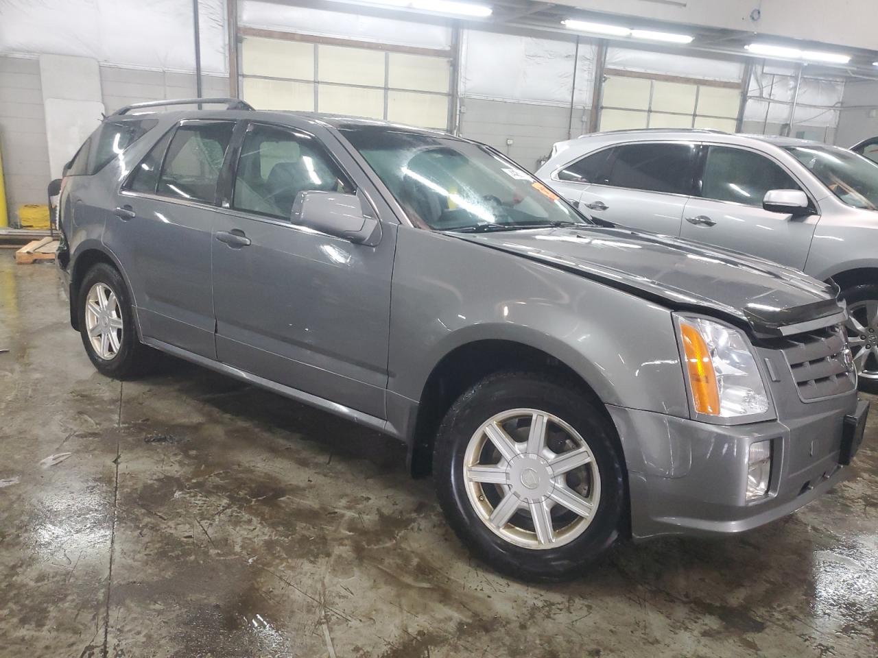 2004 Cadillac SRX - Image 4