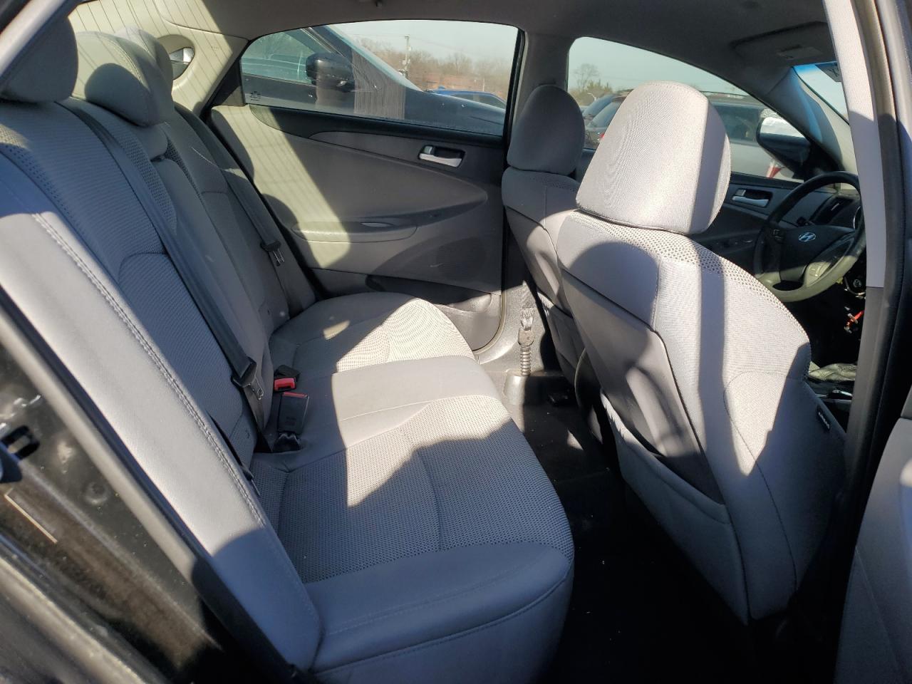 2013 Hyundai Sonata - Image 10