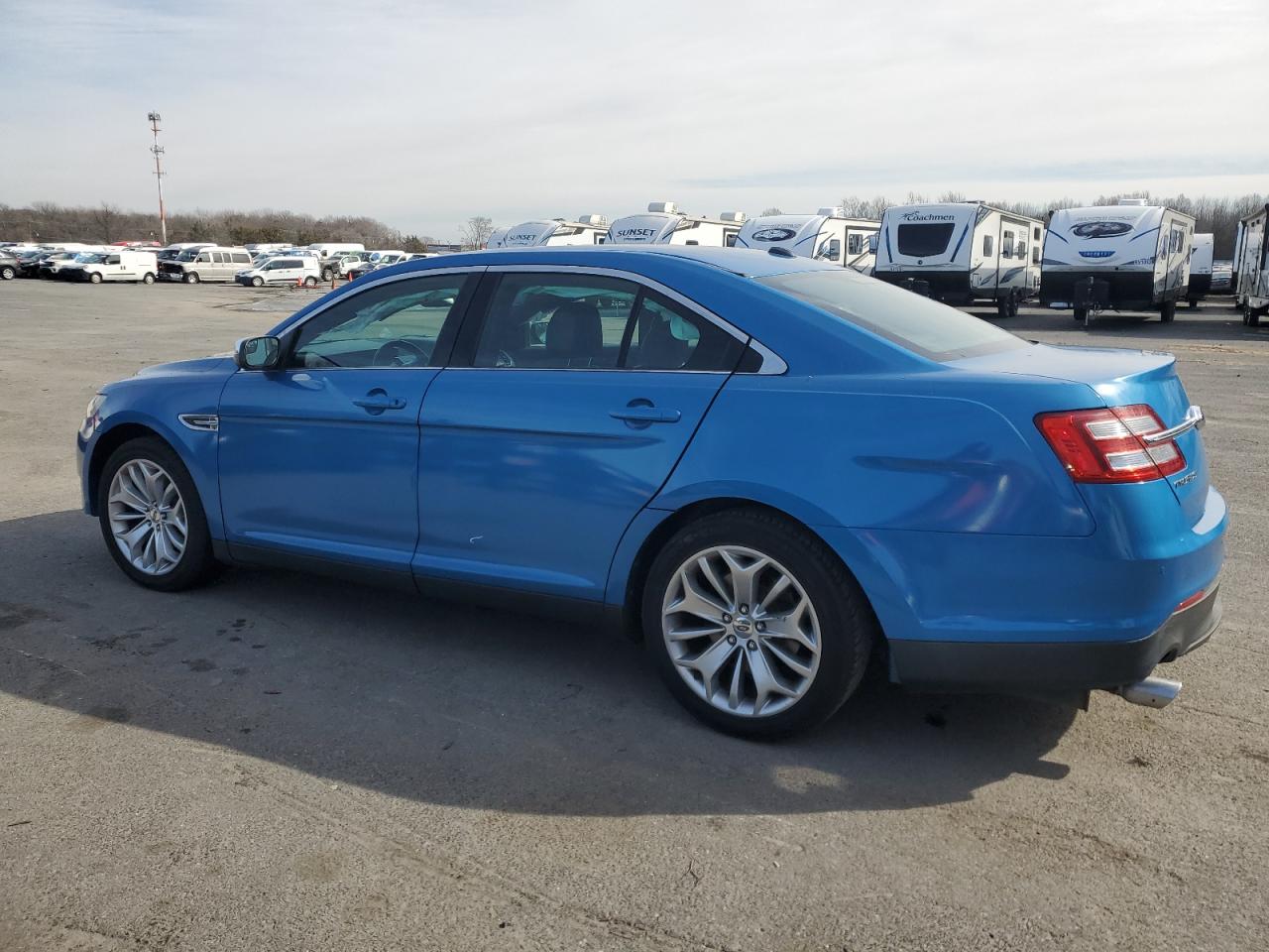 2015 Ford Taurus - Image 2