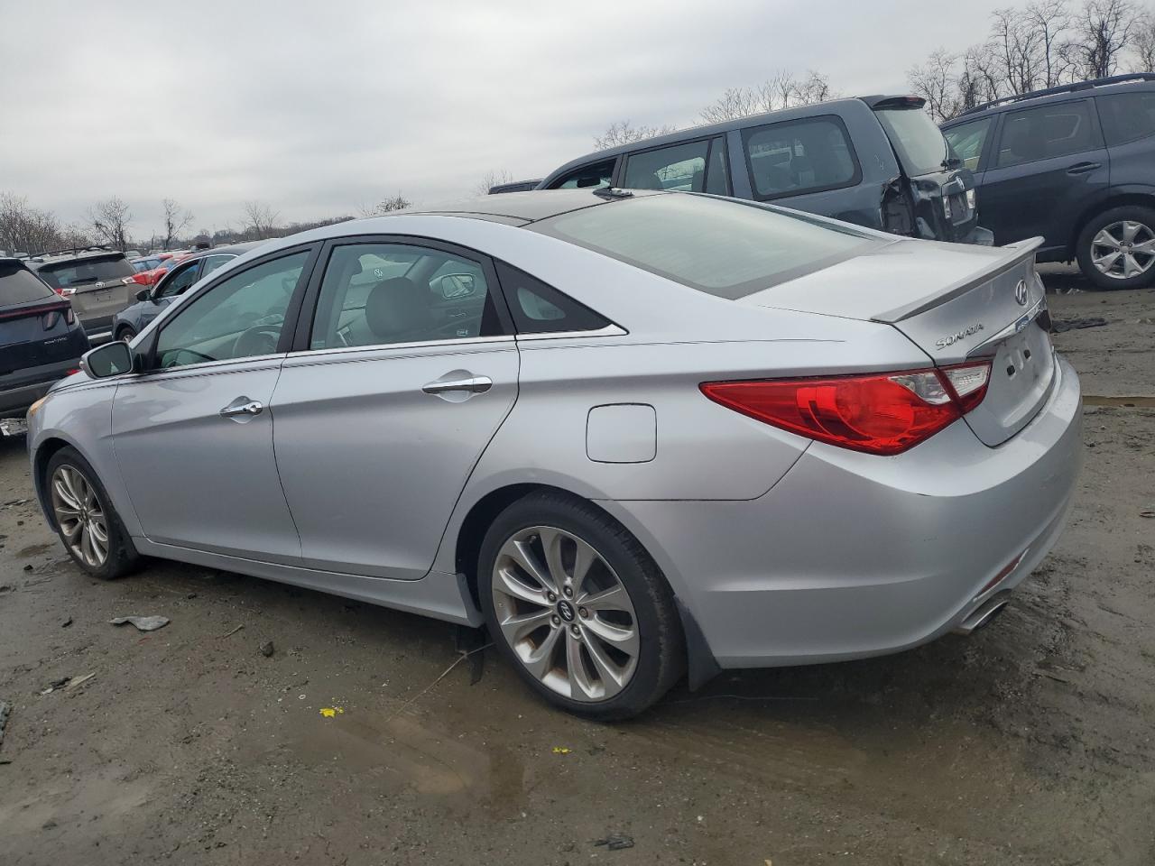 2012 Hyundai Sonata - Image 2