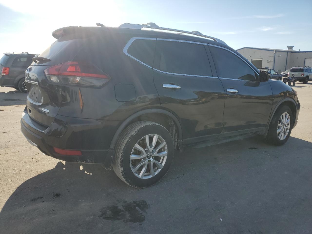 2020 Nissan Rogue - Image 3