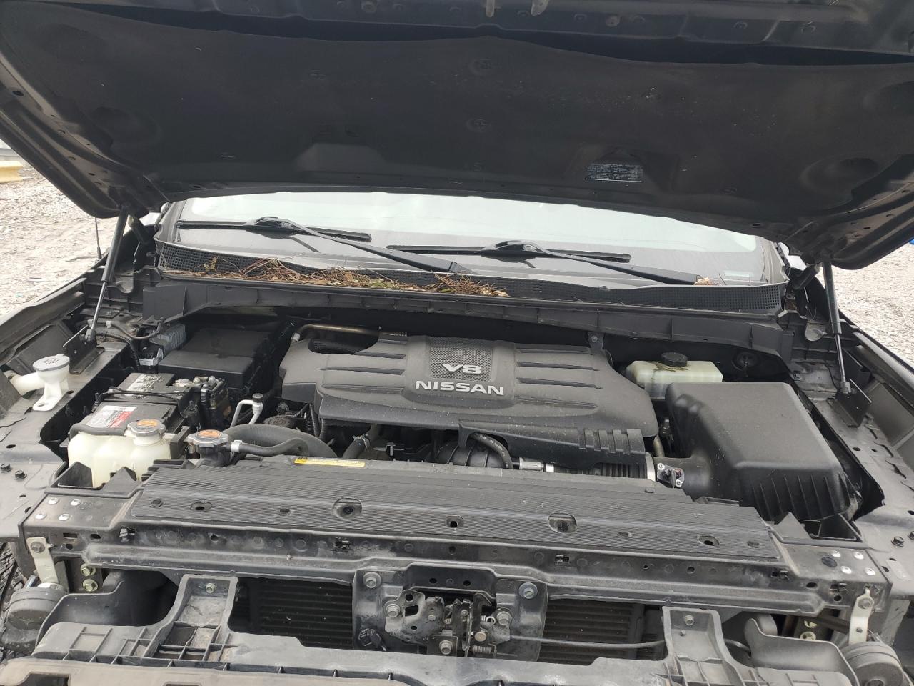 2017 Nissan Titan - Image 13