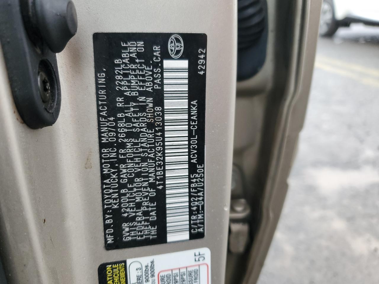 2005 Toyota Camry - Image 13