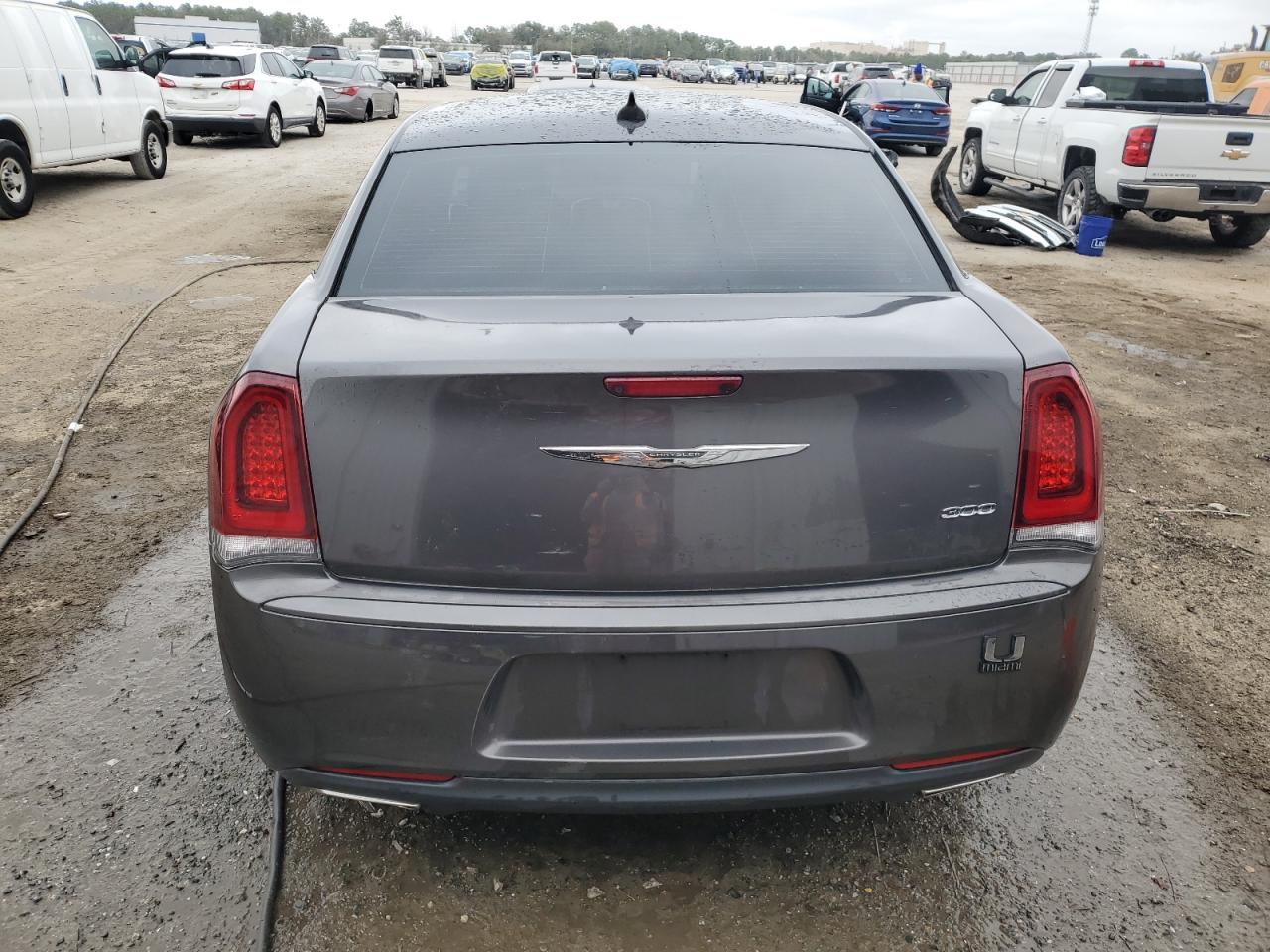 2019 Chrysler 300 - Image 6